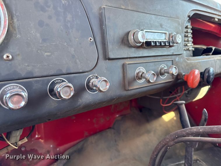 image for item DY8333 1966 International 1600 grain truck