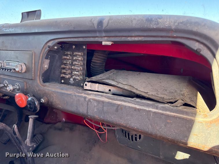 image for item DY8333 1966 International 1600 grain truck