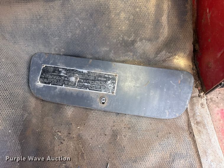 image for item DY8333 1966 International 1600 grain truck