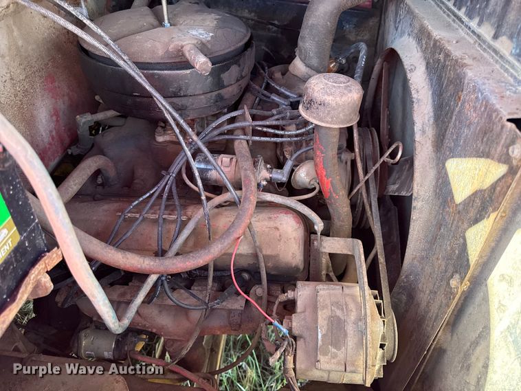 image for item DY8333 1966 International 1600 grain truck