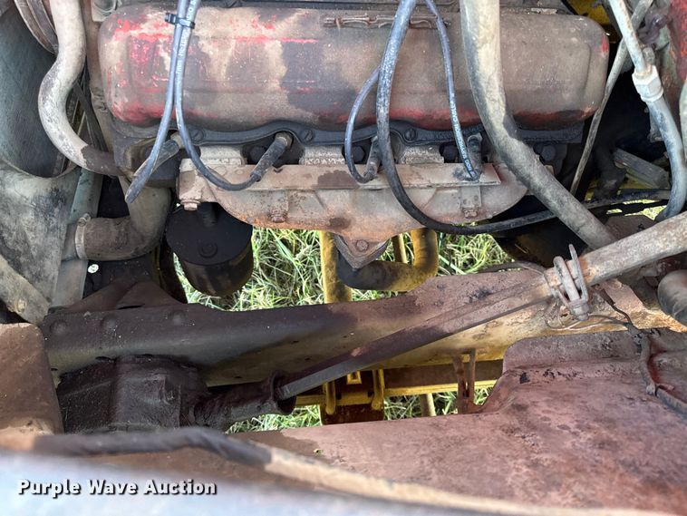 image for item DY8333 1966 International 1600 grain truck