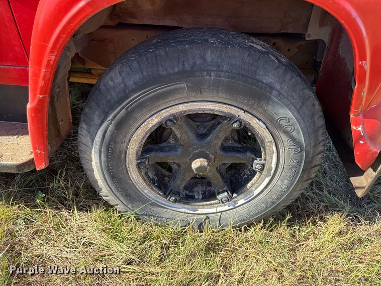 image for item DY8333 1966 International 1600 grain truck