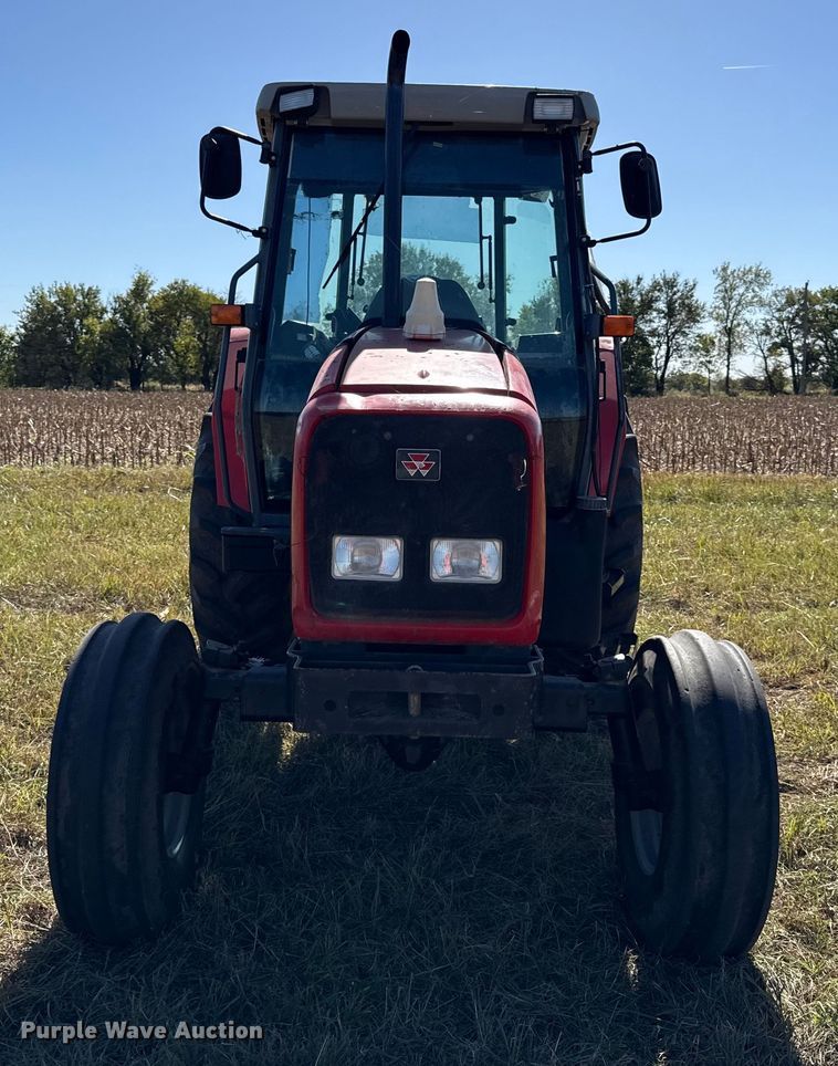 image for item DY8334 1997 Massey Ferguson 4263 tractor