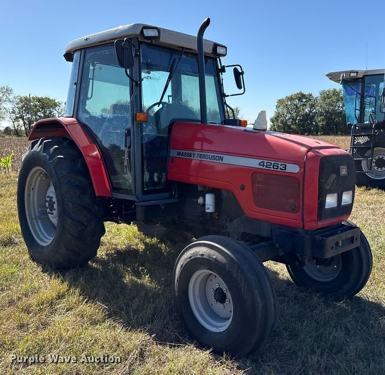 image for item DY8334 1997 Massey Ferguson 4263 tractor