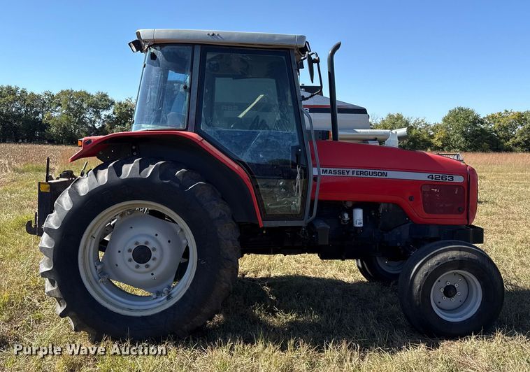 image for item DY8334 1997 Massey Ferguson 4263 tractor