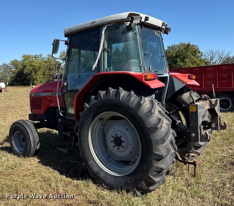 image for item DY8334 1997 Massey Ferguson 4263 tractor