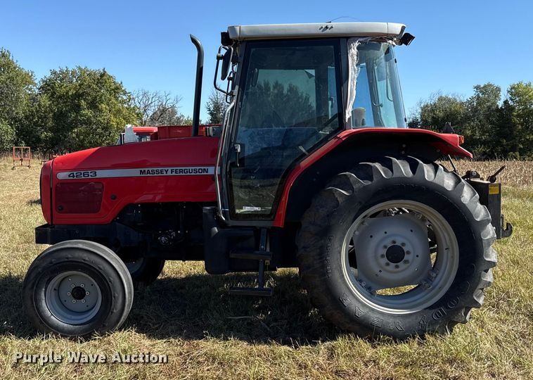 image for item DY8334 1997 Massey Ferguson 4263 tractor