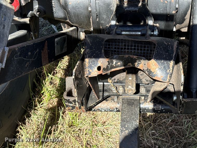 image for item DY8334 1997 Massey Ferguson 4263 tractor