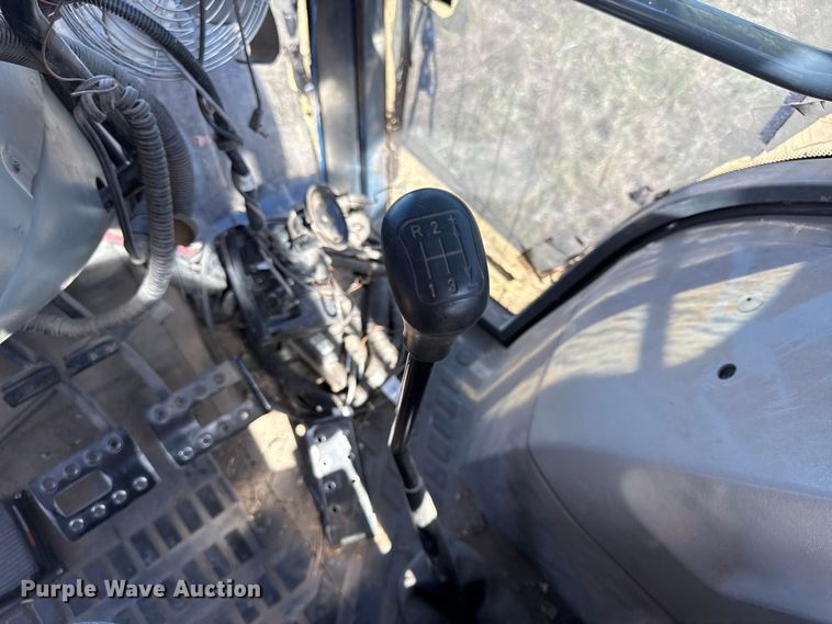 image for item DY8334 1997 Massey Ferguson 4263 tractor