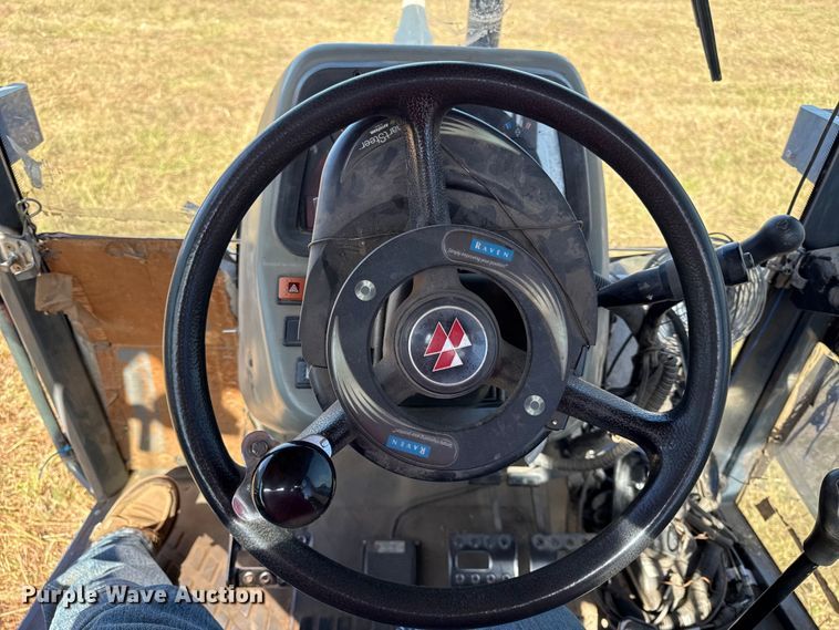 image for item DY8334 1997 Massey Ferguson 4263 tractor