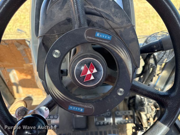 image for item DY8334 1997 Massey Ferguson 4263 tractor