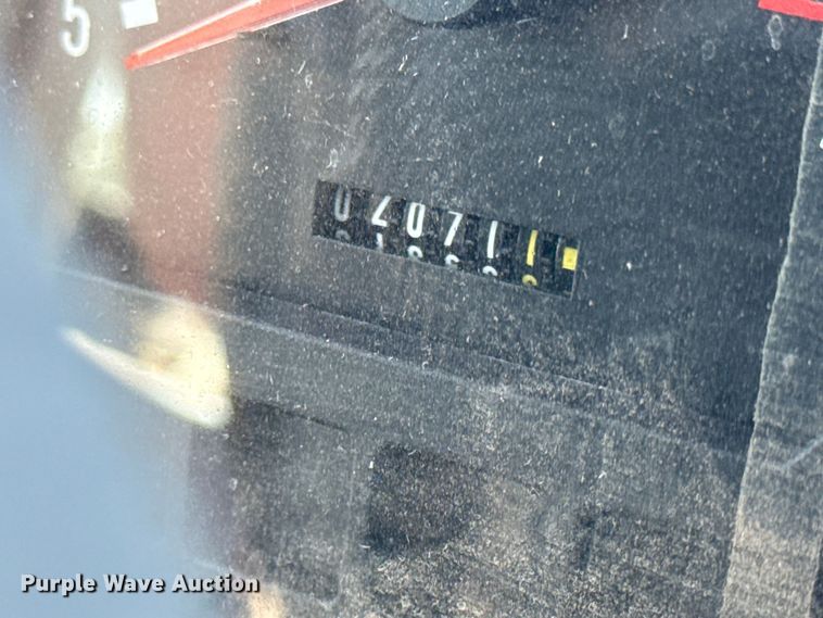 image for item DY8334 1997 Massey Ferguson 4263 tractor