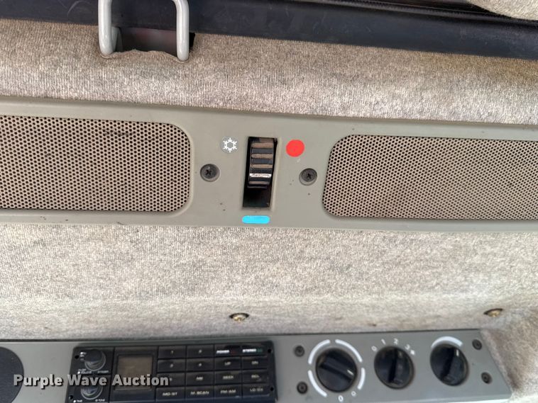 image for item DY8334 1997 Massey Ferguson 4263 tractor