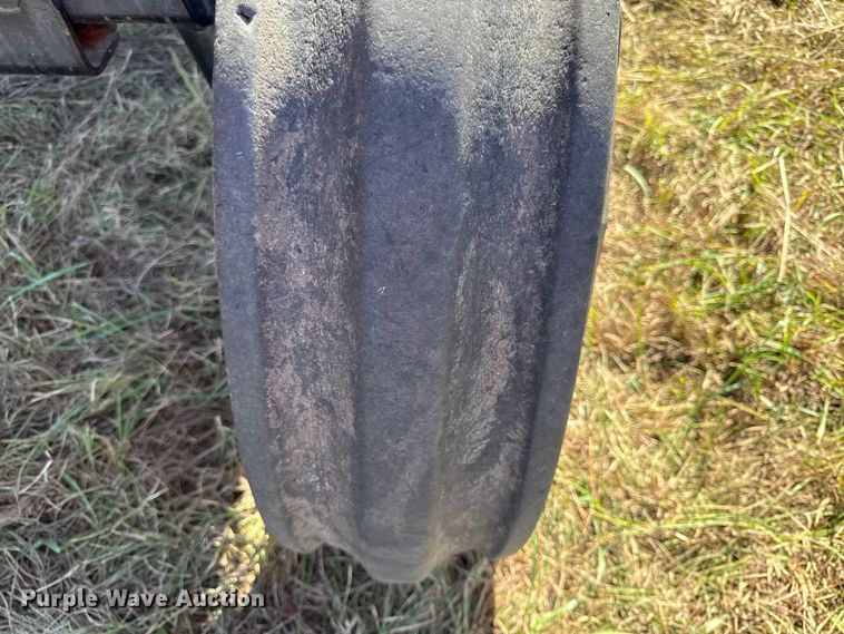 image for item DY8334 1997 Massey Ferguson 4263 tractor