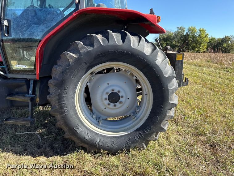 image for item DY8334 1997 Massey Ferguson 4263 tractor