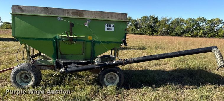 image for item DY8338 Parker 1650 grain cart