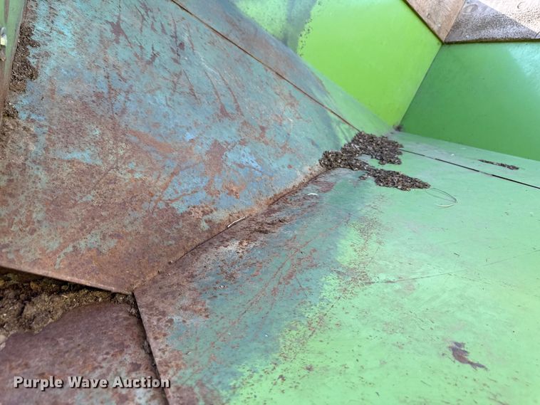 image for item DY8338 Parker 1650 grain cart