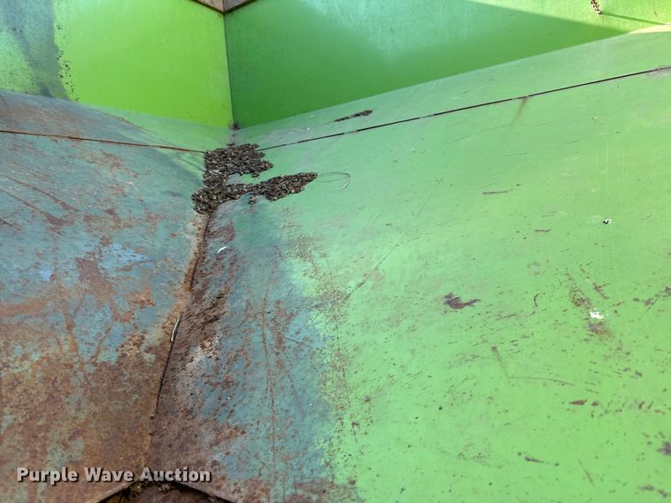 image for item DY8338 Parker 1650 grain cart