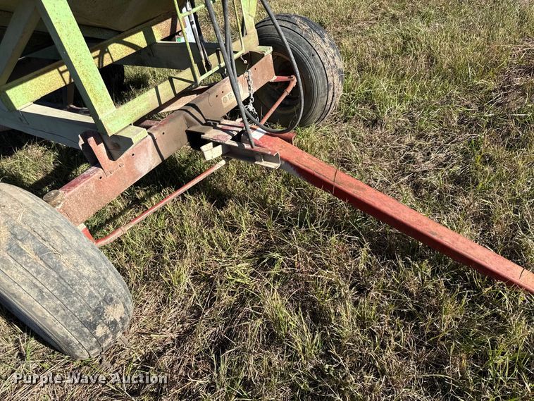 image for item DY8338 Parker 1650 grain cart