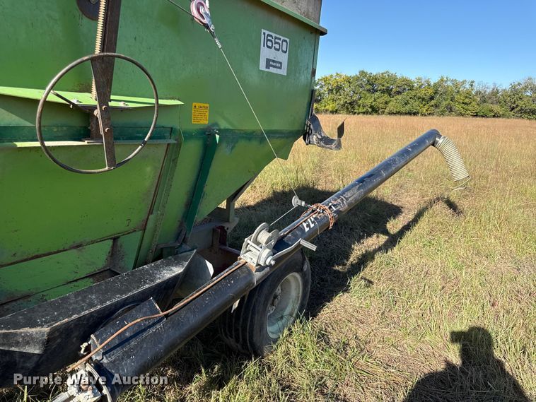 image for item DY8338 Parker 1650 grain cart