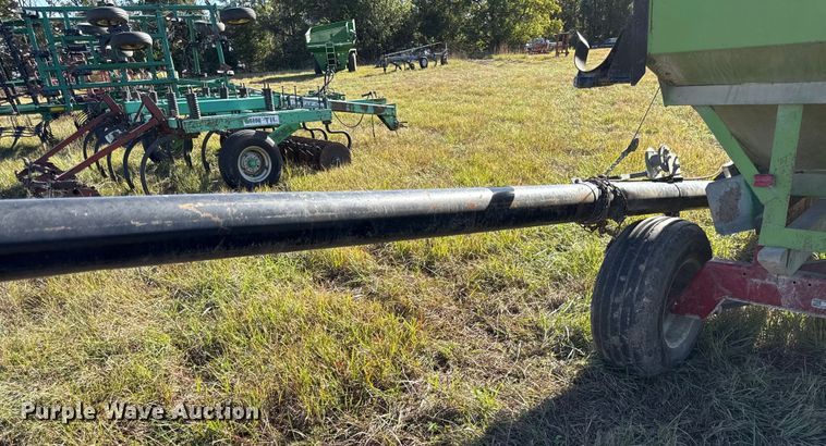 image for item DY8338 Parker 1650 grain cart