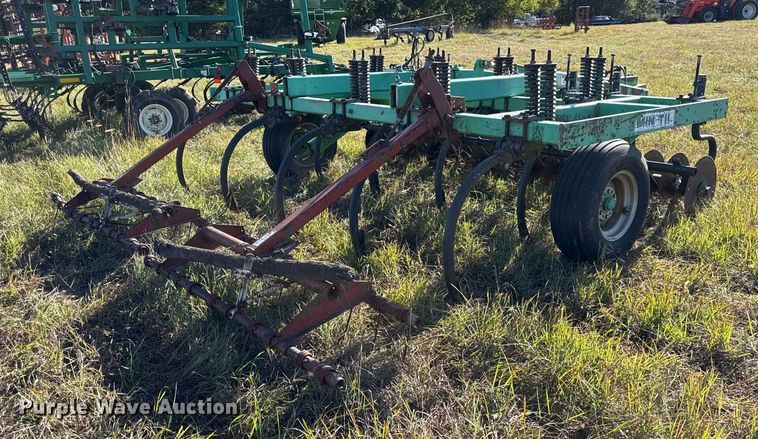 image for item DY8339 Deutz Allis 1500 mulch finisher