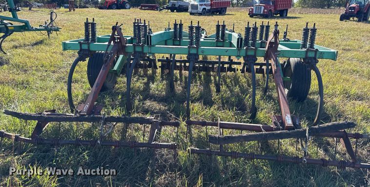 image for item DY8339 Deutz Allis 1500 mulch finisher