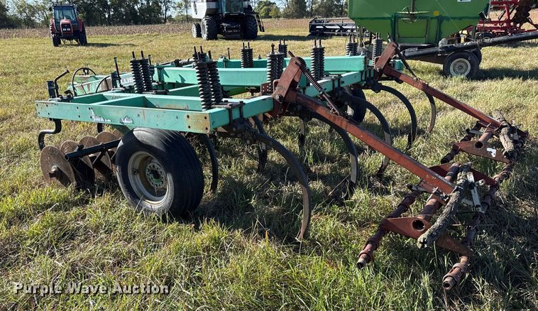 image for item DY8339 Deutz Allis 1500 mulch finisher