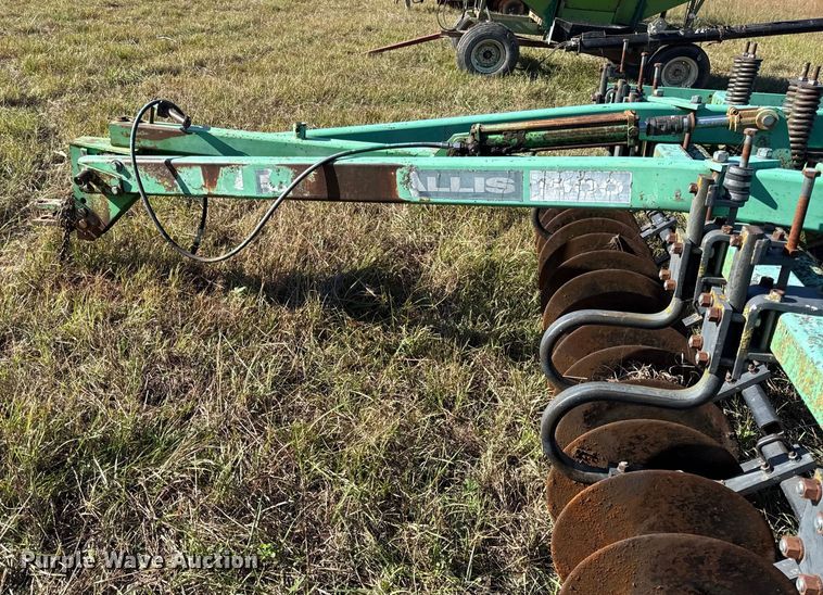 image for item DY8339 Deutz Allis 1500 mulch finisher