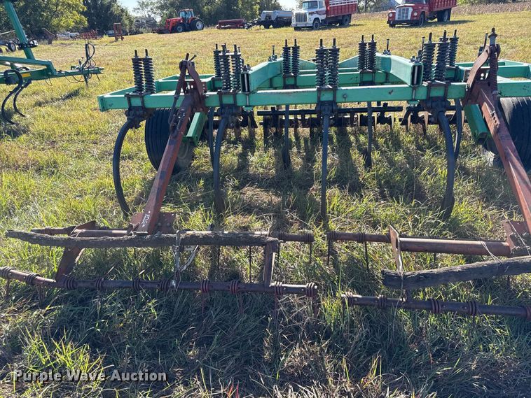 image for item DY8339 Deutz Allis 1500 mulch finisher