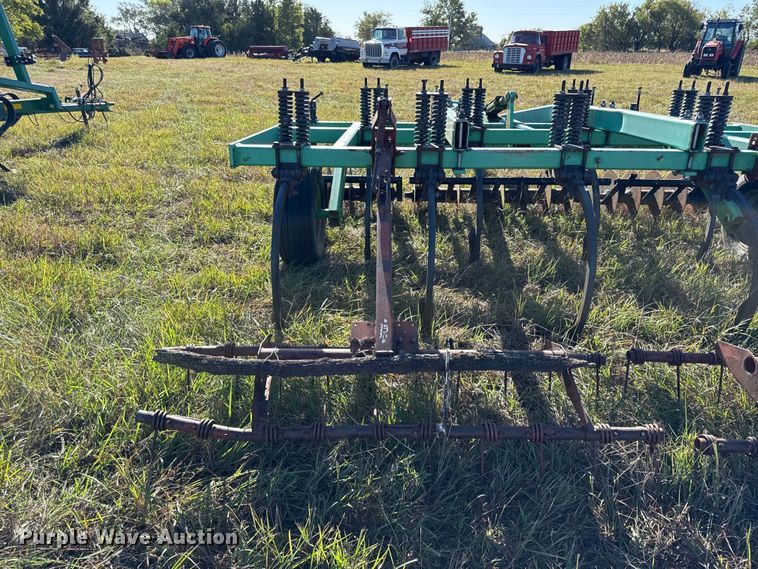 image for item DY8339 Deutz Allis 1500 mulch finisher