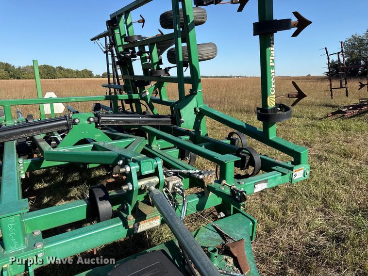 image for item DY8340 Great Plains 8323 field cultivator