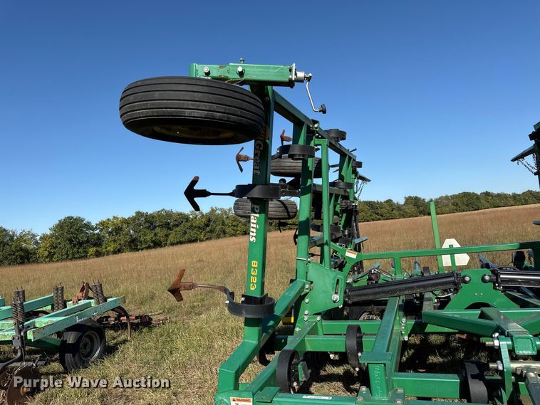 image for item DY8340 Great Plains 8323 field cultivator