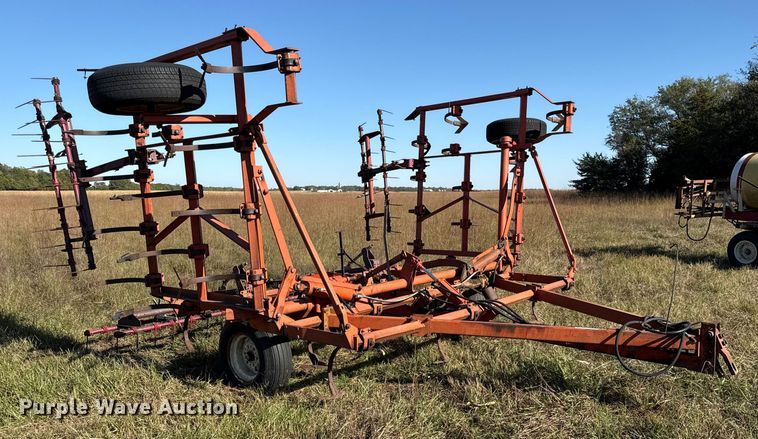 image for item DY8341 Field cultivator