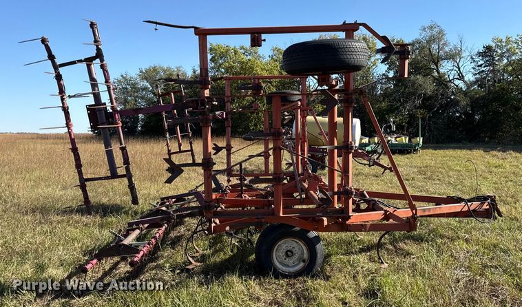 image for item DY8341 Field cultivator