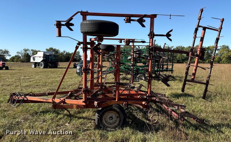 image for item DY8341 Field cultivator