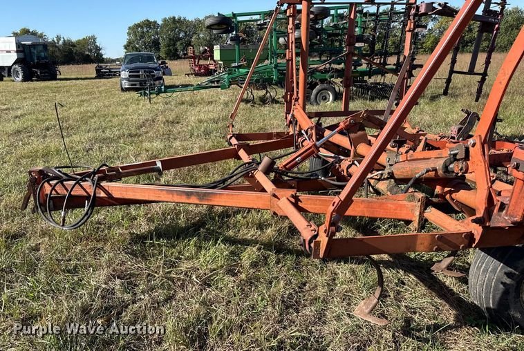 image for item DY8341 Field cultivator