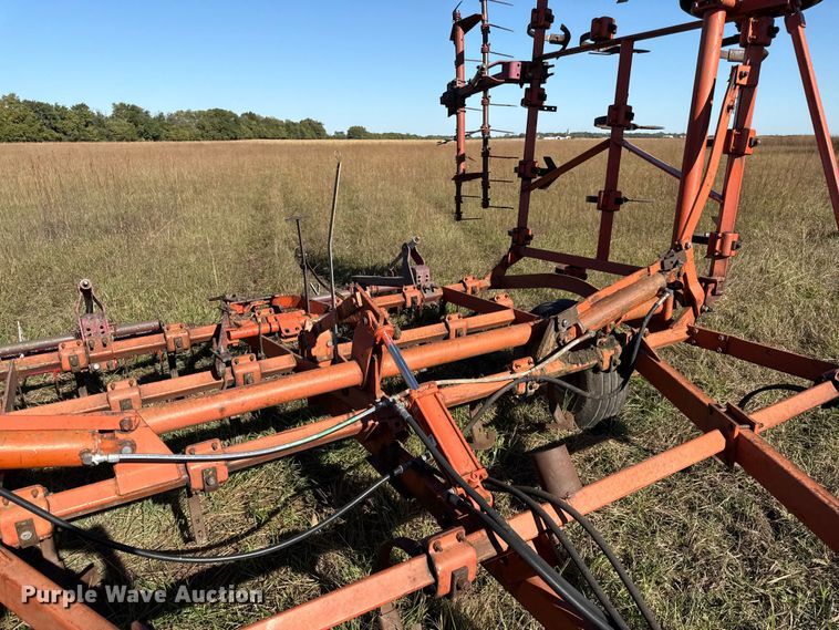 image for item DY8341 Field cultivator