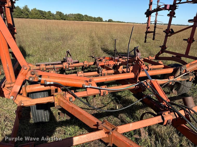image for item DY8341 Field cultivator