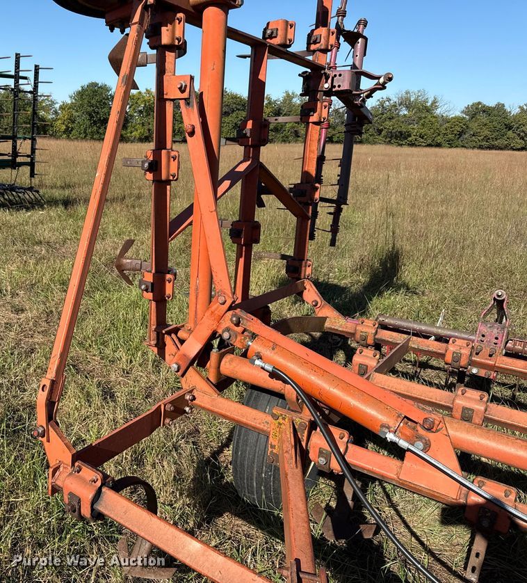 image for item DY8341 Field cultivator