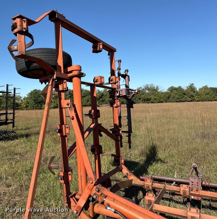 image for item DY8341 Field cultivator