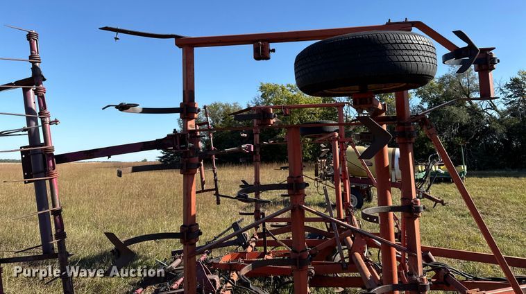 image for item DY8341 Field cultivator