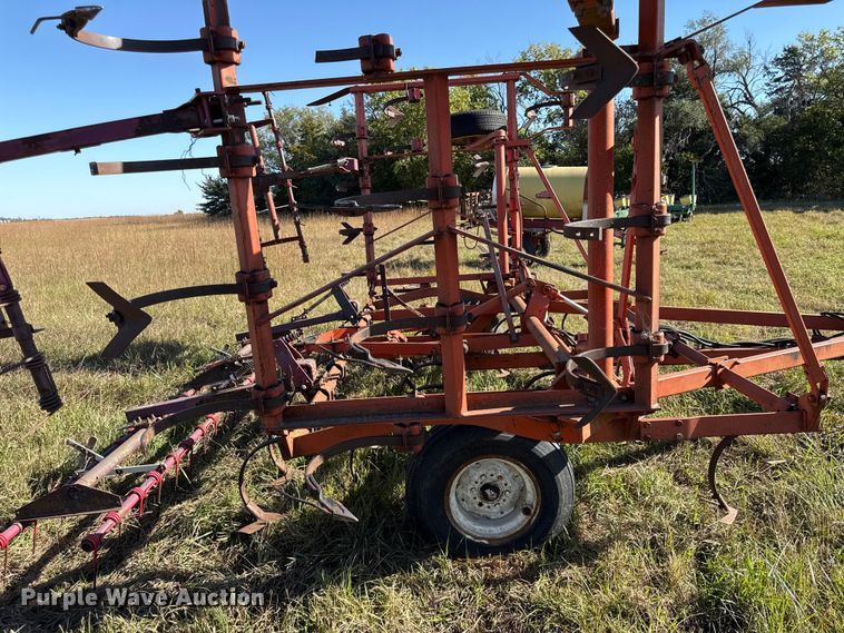 image for item DY8341 Field cultivator