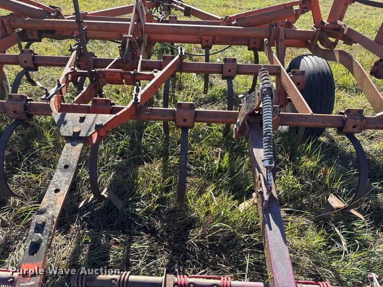 image for item DY8341 Field cultivator