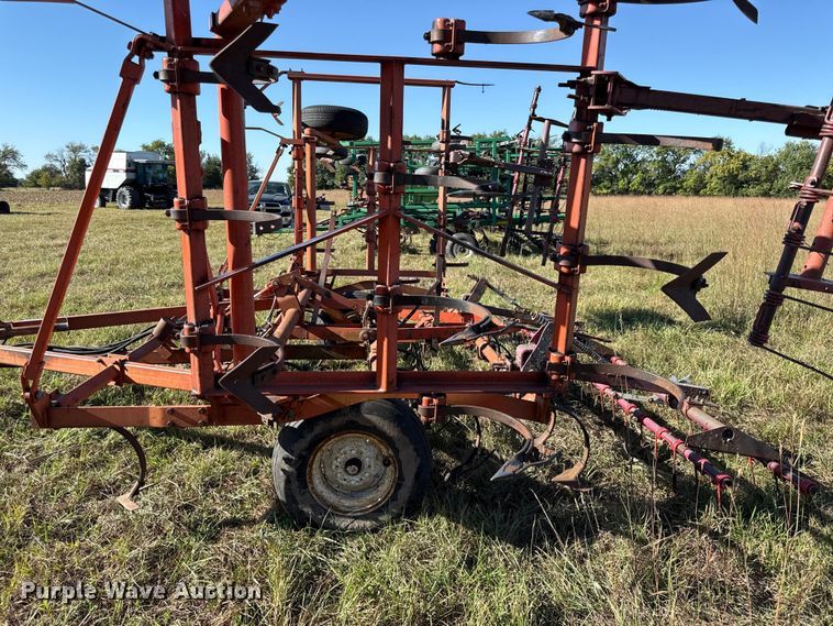 image for item DY8341 Field cultivator