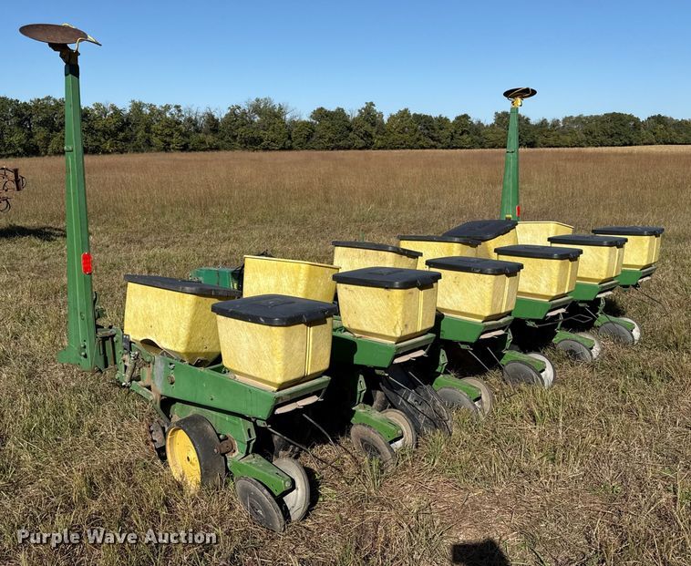 image for item DY8343 John Deere 7000 no-till planter