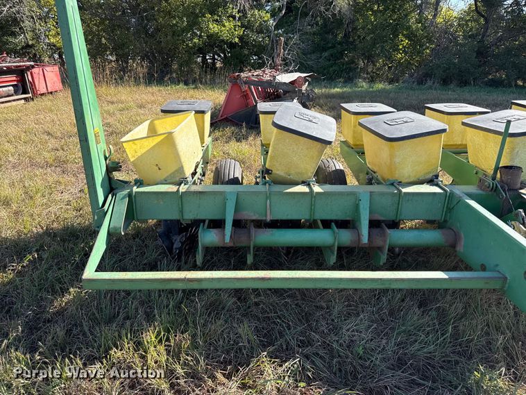 image for item DY8343 John Deere 7000 no-till planter
