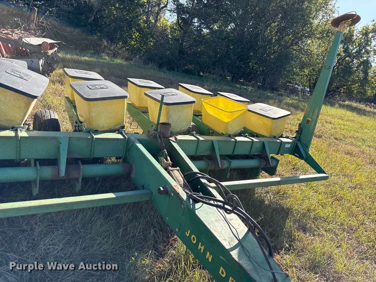 image for item DY8343 John Deere 7000 no-till planter