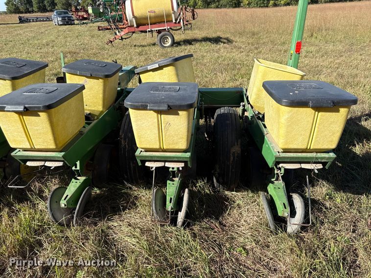 image for item DY8343 John Deere 7000 no-till planter