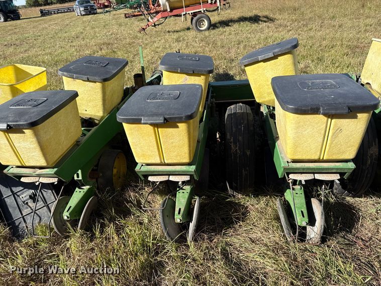 image for item DY8343 John Deere 7000 no-till planter